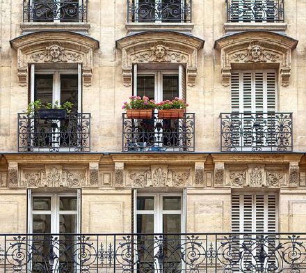l’avocat d’un copropriétaire peut-il assister à l’assemblée générale ?